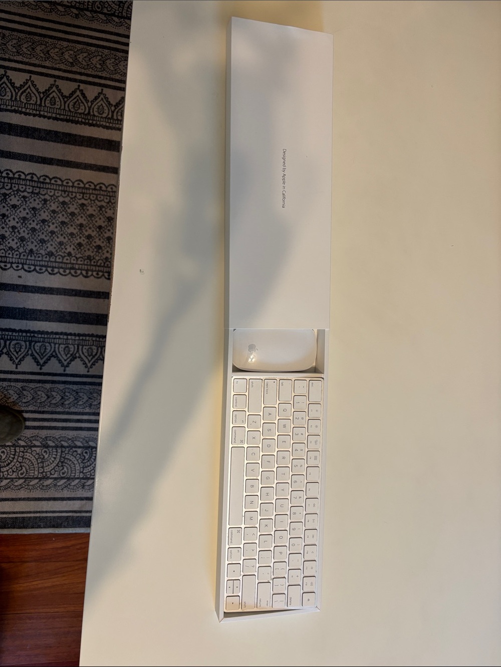 Apple White Wireless Keyboard with Magic Mouse in Box